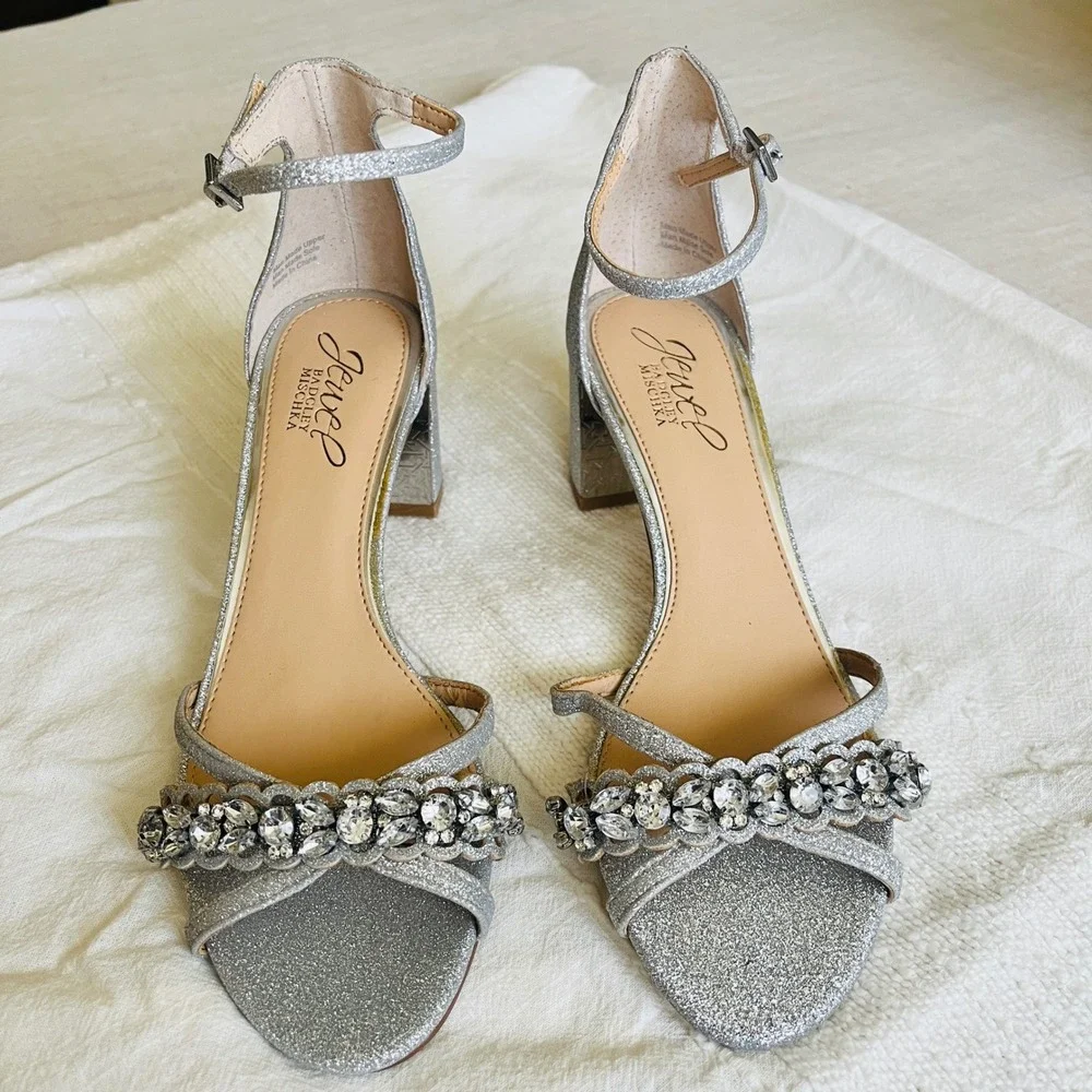 Jewel Badgley Mischka Giona Silver Glitter Block Heel Evening Sandals Size 5 US
